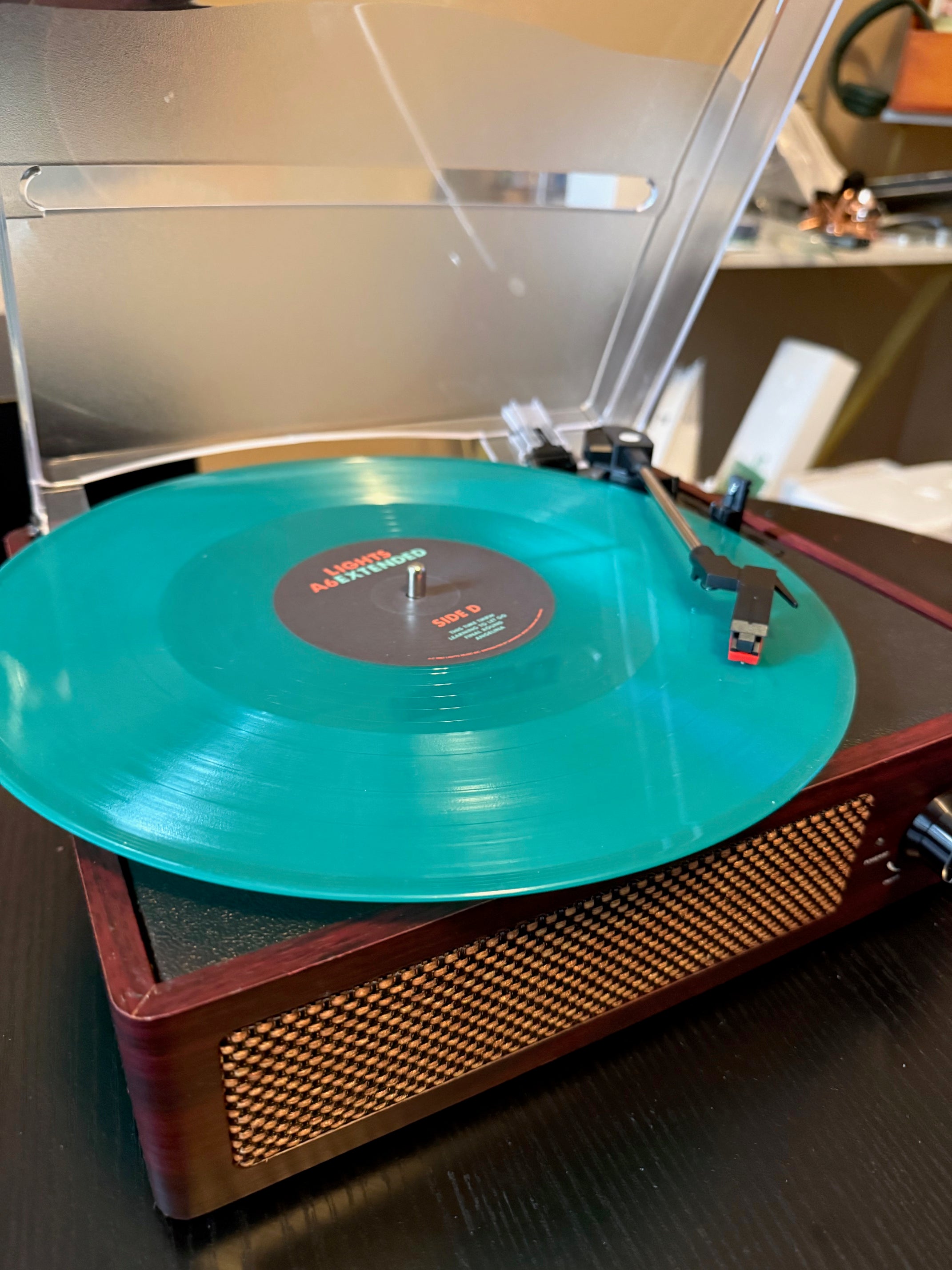 Vinyl Record Player Turntable with Built-in Bluetooth Receiver & 2 Stereo Speakers, 3 Speed 3 Size Portable Retro Record Player for Entertainment and Home Decoration