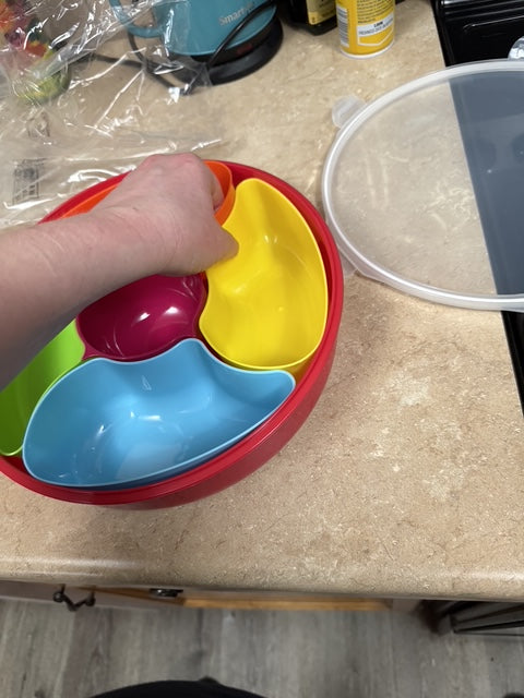 HOME-X Salad Divider, 11.8x11.8x18.5 Inches